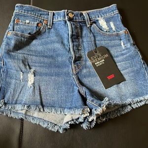 PREMIUM LEVIS RIBCAGE SHORTS